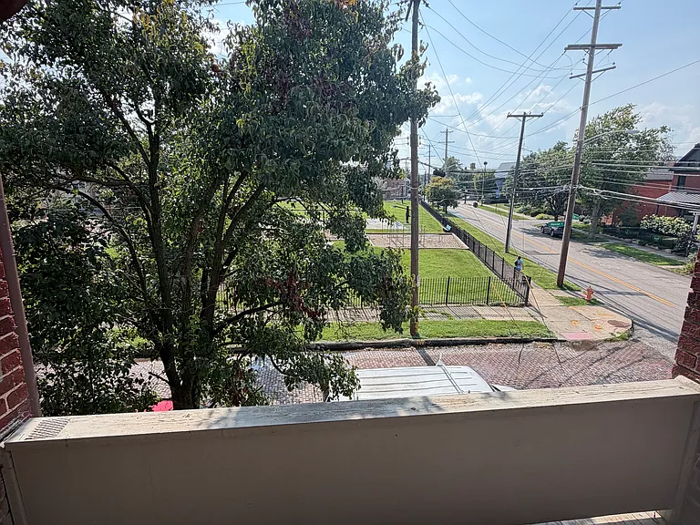 952 Hamlet St #952.5 — Photo 8