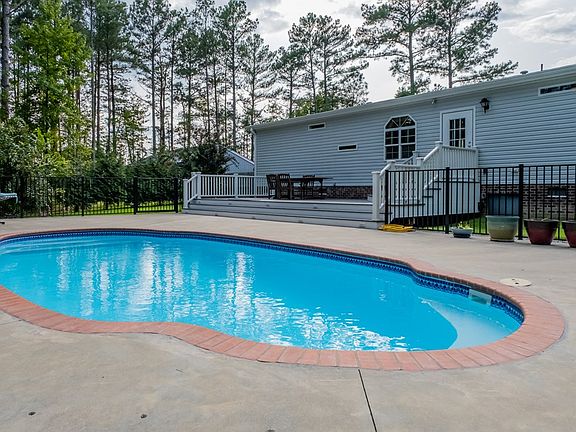 5th image of 108 James Edward Dr