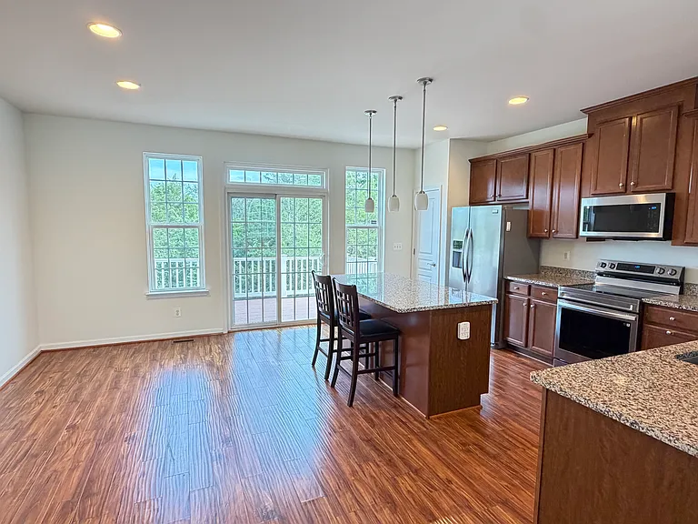 8267 Heritage Crossing Ct — Photo 3