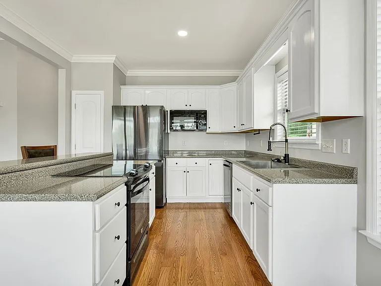 955 Dodie Dr — Photo 17