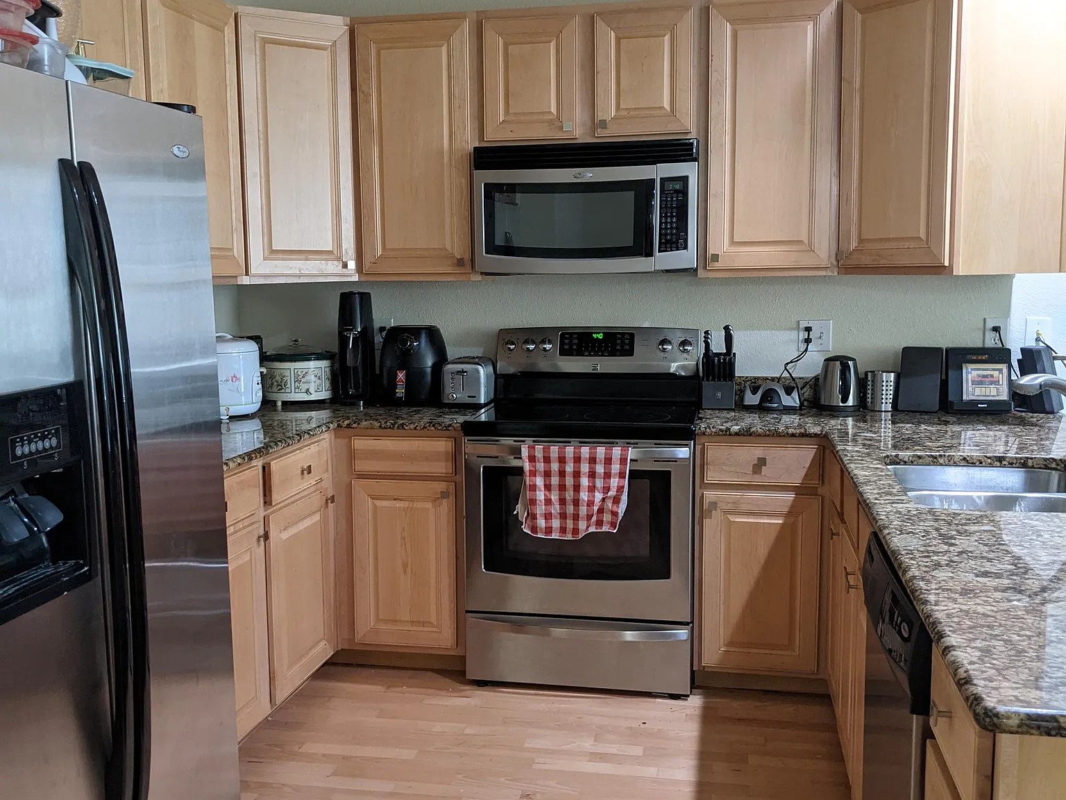 2 bed, 1332 sqft, $1,050 — Photo 2