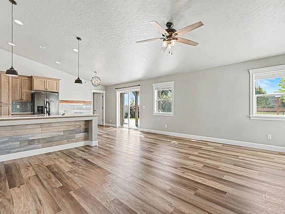 5th image of 1273 E Timber Trail Dr