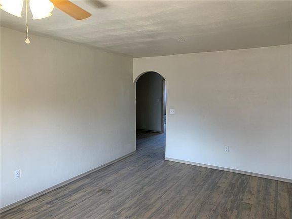 2nd image of 108 W Ash Dr