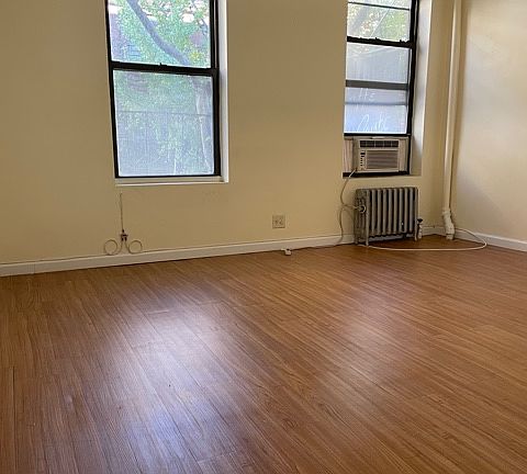 2nd image of 236 E 77th St #3A