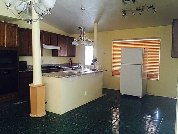 2nd image of 3748 Southern Light Dr