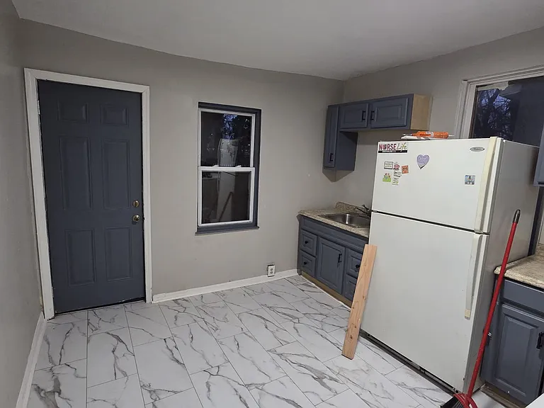 517 Stuyvesant Ave — Photo 10