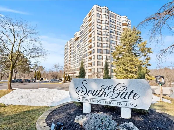 3 Towering Heights Blvd #702, Saint Catharines, ON L2T 4A4