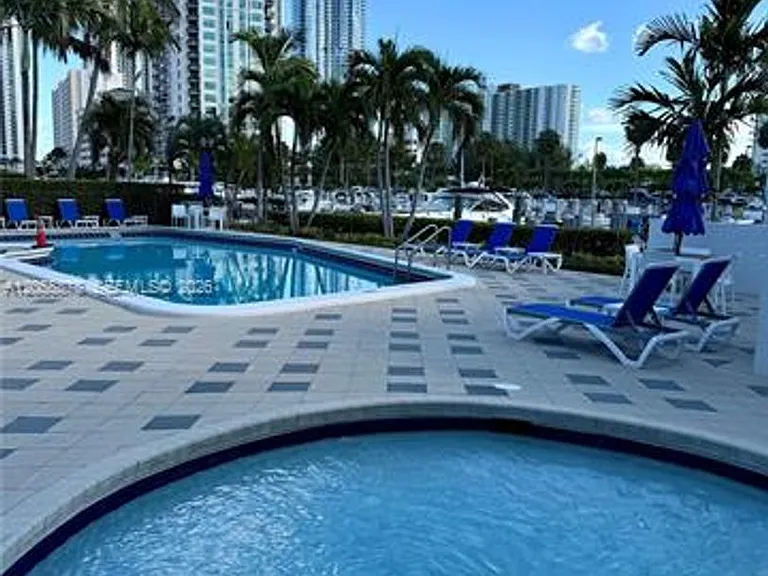 456 Poinciana Dr #CU-1620 — Photo 43