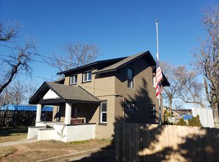 107 2nd St, Fenton, MI 48430