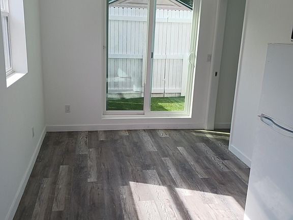 3rd image of 8355 Jumilla Ave