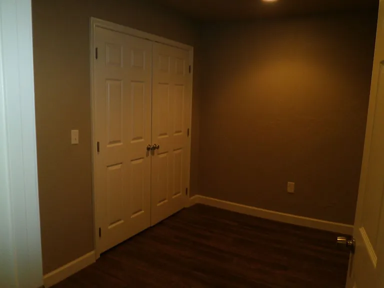 Elm Terrace Apartments — Photo 39