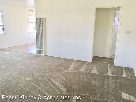 2nd image of 5527 E 2nd St #3