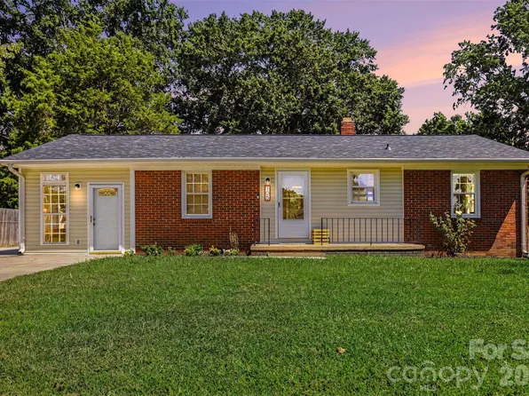 105 Marine Dr, Pineville, NC 28134