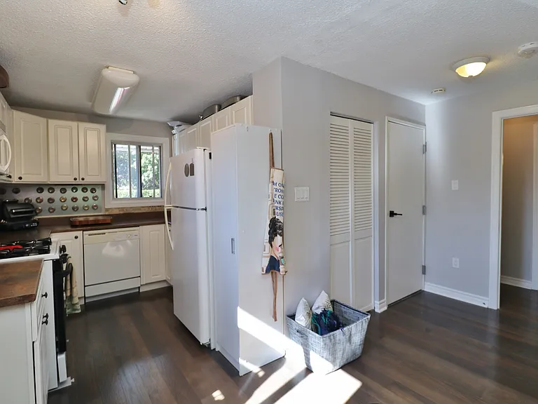 15 Laurie Ct #A — Photo 10