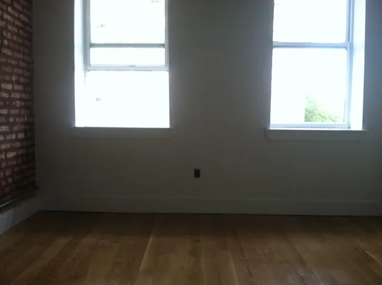 Rented by Premier Metro Realty Corp | media 38