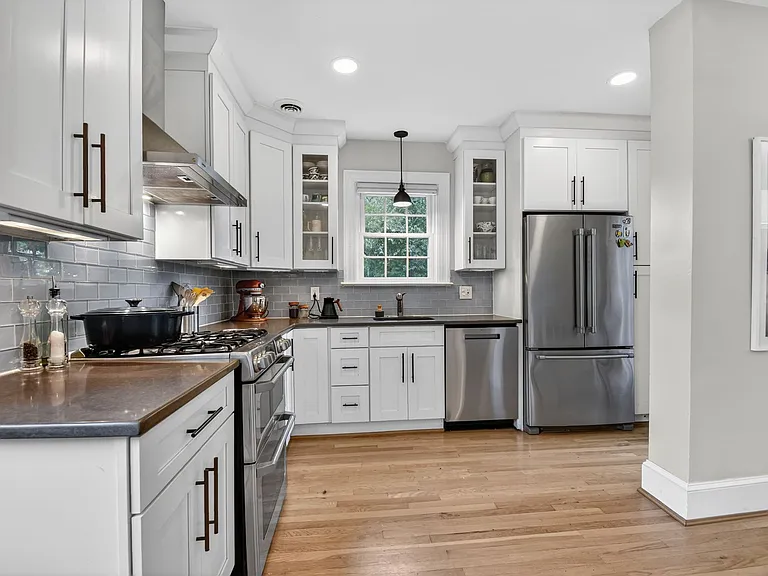 3005 McKinley St NW — Photo 10