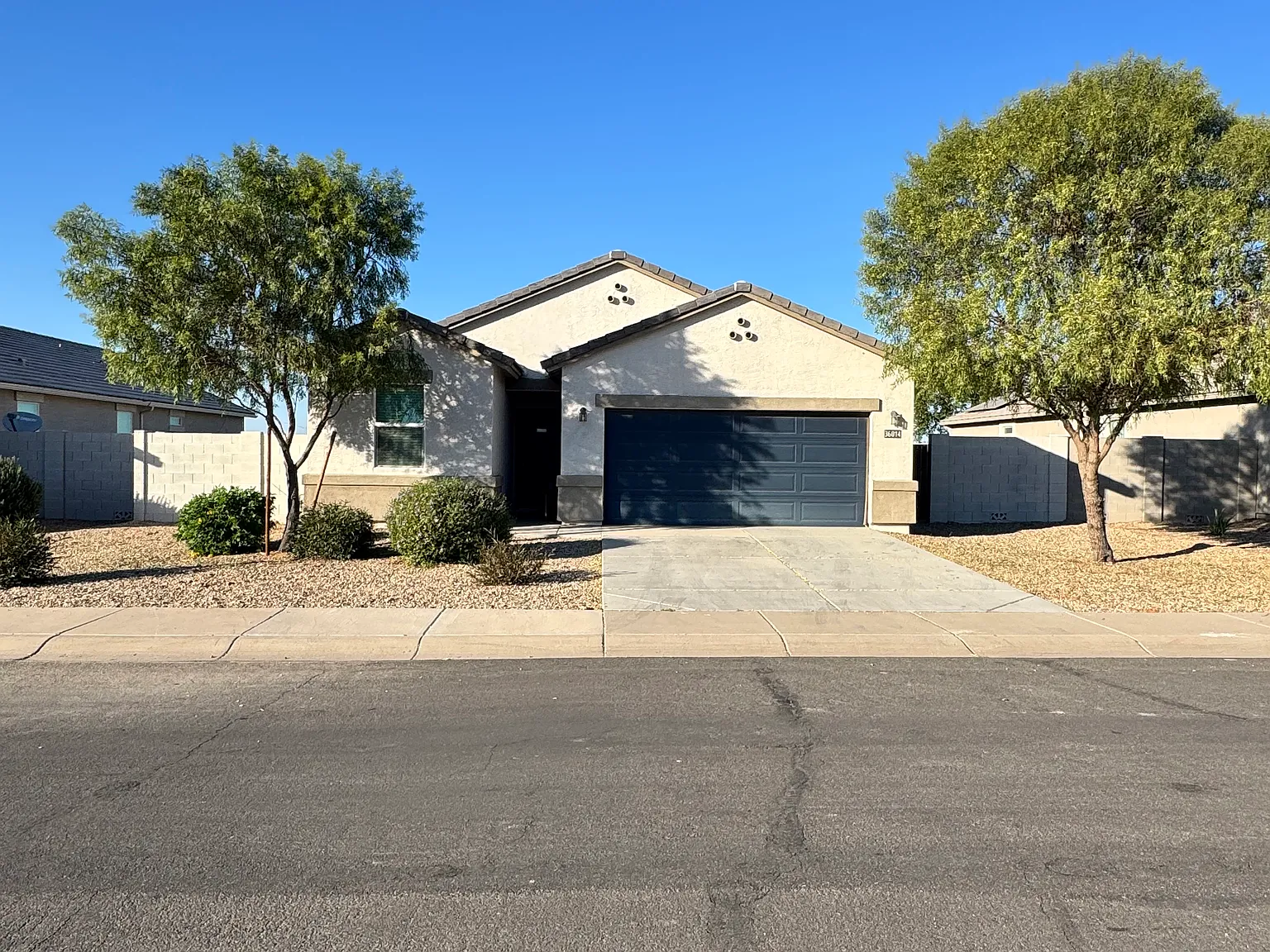 3 bed, 1368 sqft, $1,900 — Photo 1
