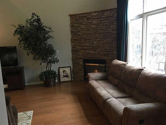 3rd image of 4180 Riverwood Dr