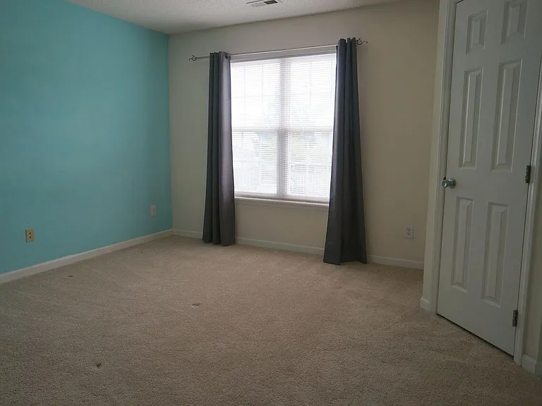 312 Commons Dr — Photo 11