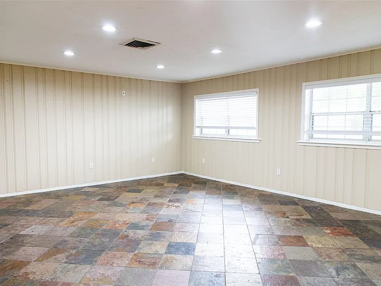 5564 Aspen St — Photo 11