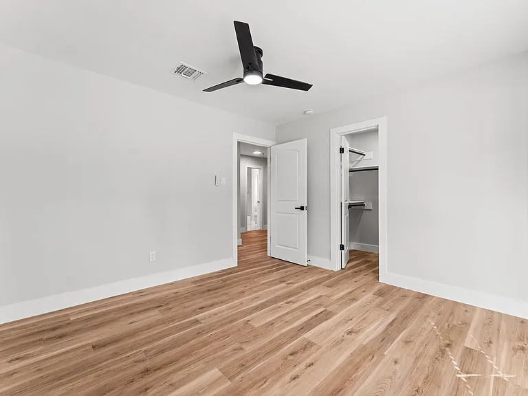 20534 Laverton Dr — Photo 17