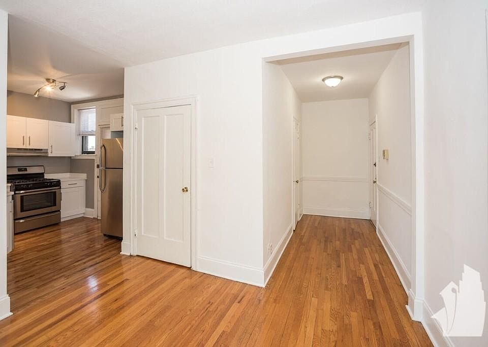 1st image of 625 W Stratford Pl APT 3E