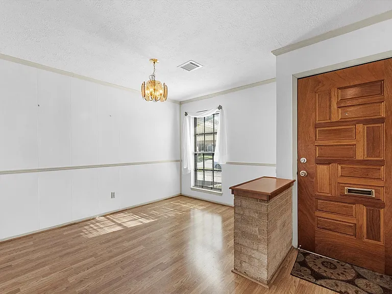 3311 Westbrook Cir — Photo 4