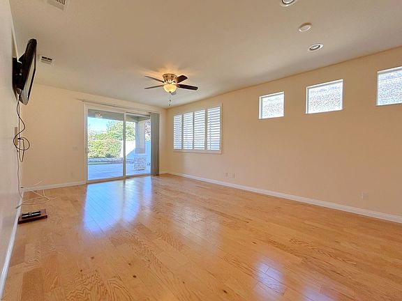 4th image of 1172 Wisteria Way