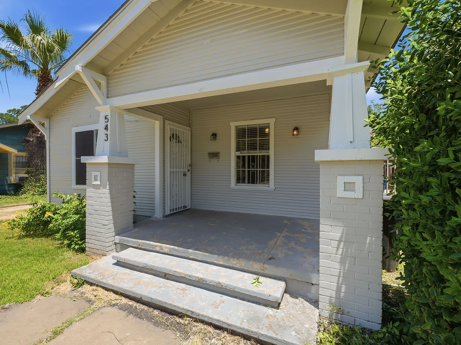 3 bed, 1384 sqft, $1,550 — Photo 2