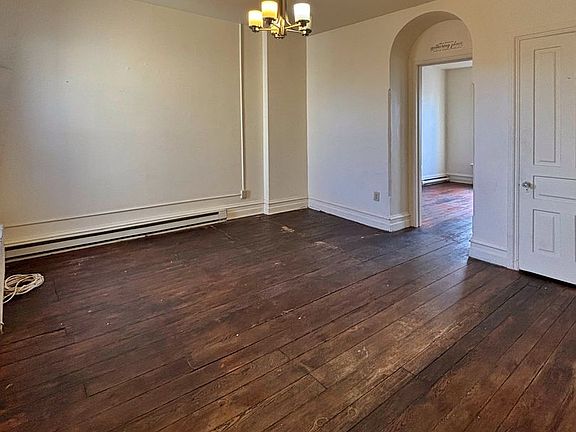 4th image of 319 N 10th St APT 2