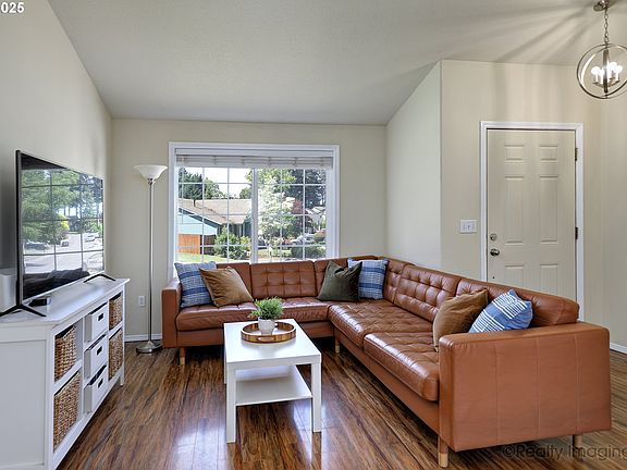 3rd image of 10517 NE 89th Cir