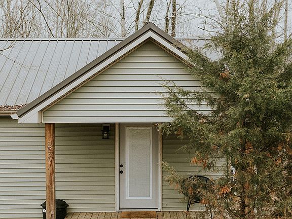 4th image of 866 Wilderness Rd