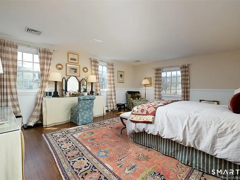 45 Country Club Rd — Photo 14