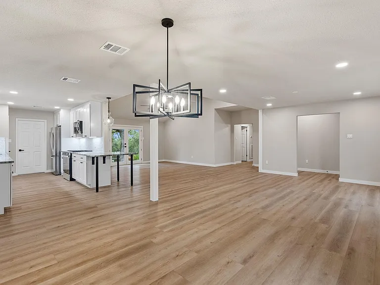 900 Morgan Hill Dr — Photo 7