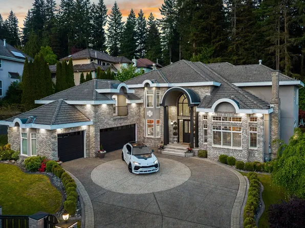 3027 Plateau Blvd, Coquitlam, BC V3E 2W7