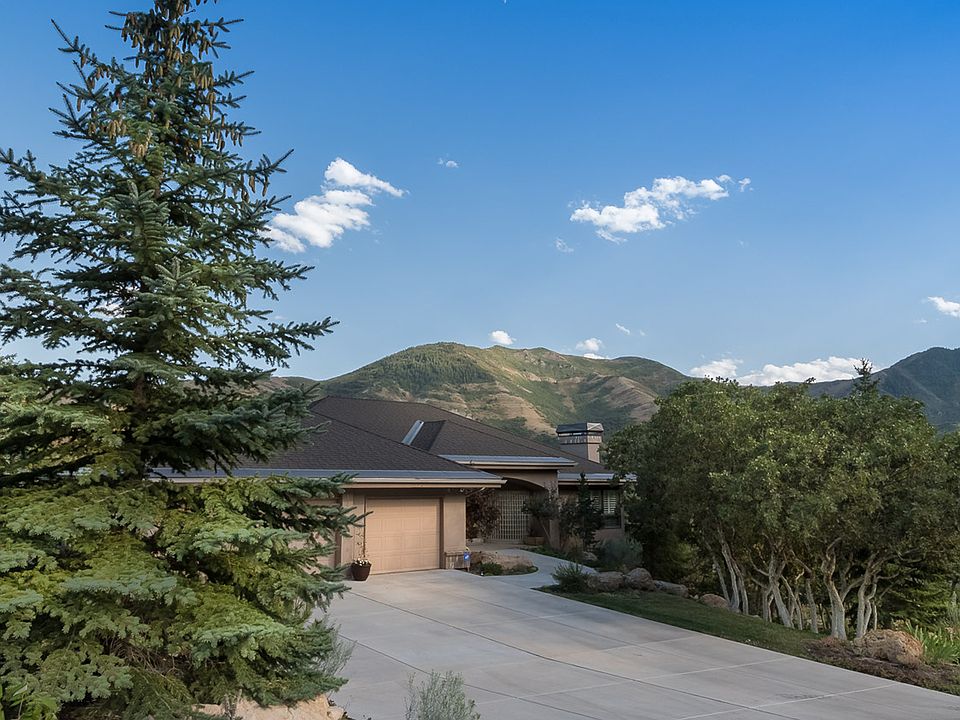 Peaceful canyon setting