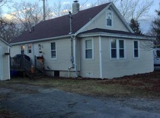 55 Crandall Rd, Tiverton, RI 02878