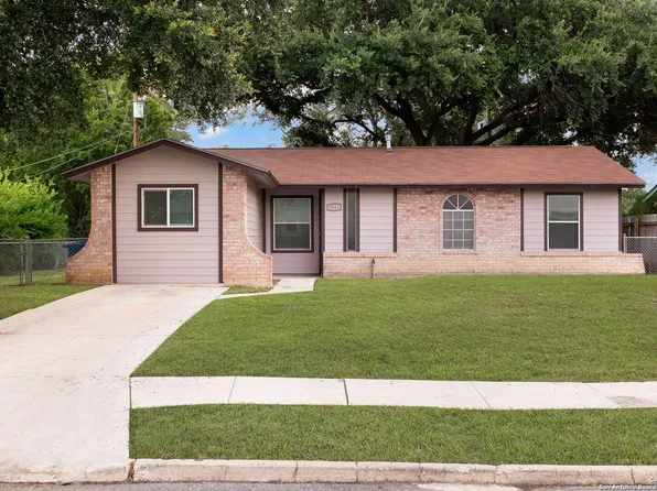 9022 Lytle Ave, San Antonio, TX 78201