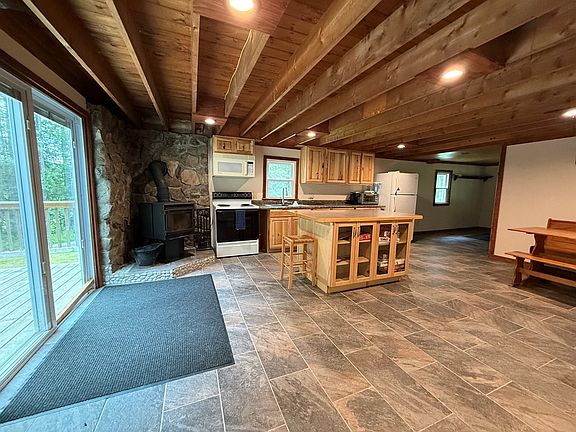 4th image of 47 Hereford Ln