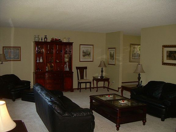 3rd image of 2806 Aberdeen Ct SE