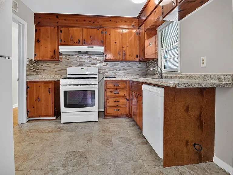1802 Fitzgerald St — Photo 11