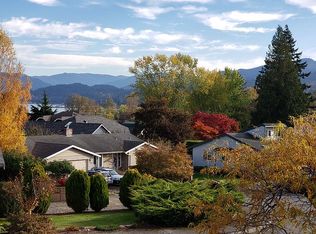 2711 Lakeridge Ln, Bellingham, WA 98226