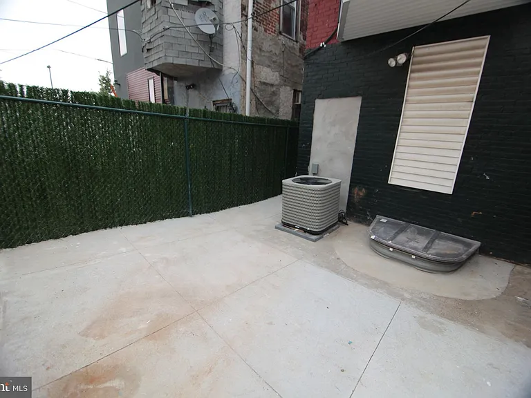 1852 N Willington St #1 — Photo 28