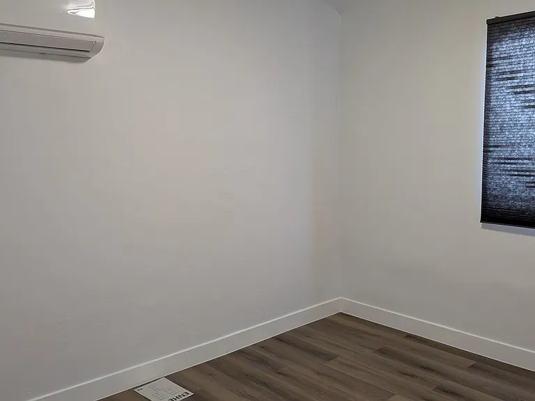 5382 1/4 Poplar Blvd — Photo 2