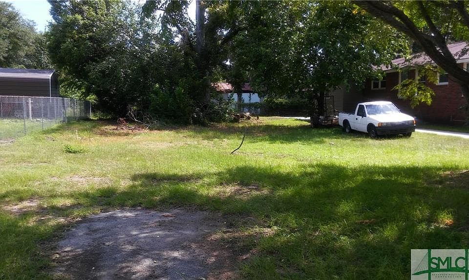 1st image of E Gwinnett St