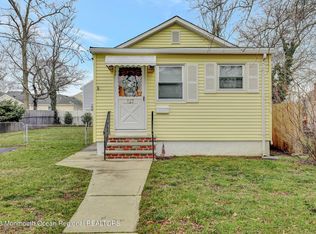 127 Cedar Ave, Middletown, NJ 07748