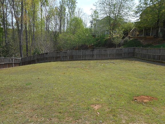 3rd image of 405 Greyfield Dr