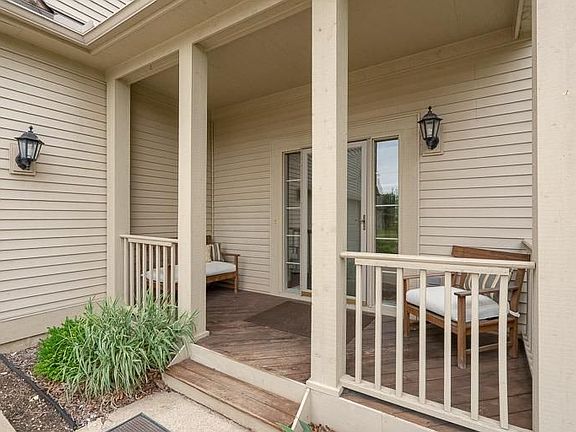 3rd image of 5876 Villa France Ave