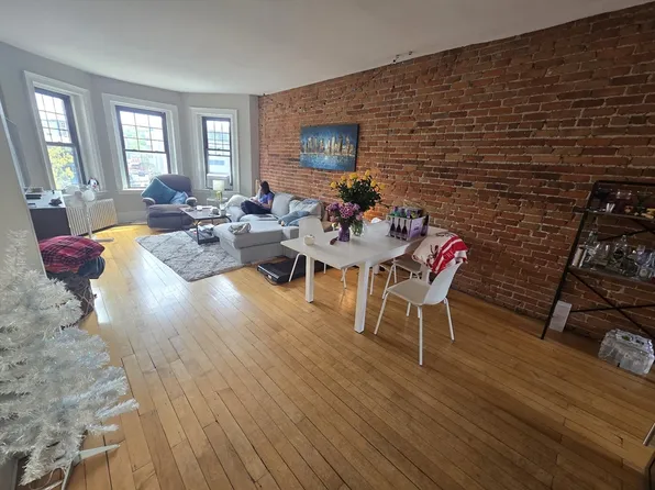 1169 Commonwealth Ave #3, Boston, MA 02134