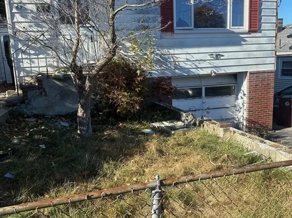 69 Kingman Ave, Revere, MA 02151
